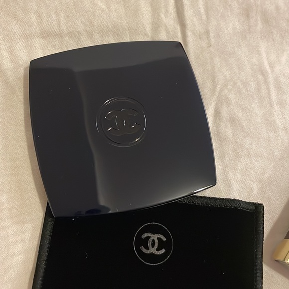 Authentic Chanel Mirror Navy double sided normal & magnifying, limited edition - Picture 7 of 7
